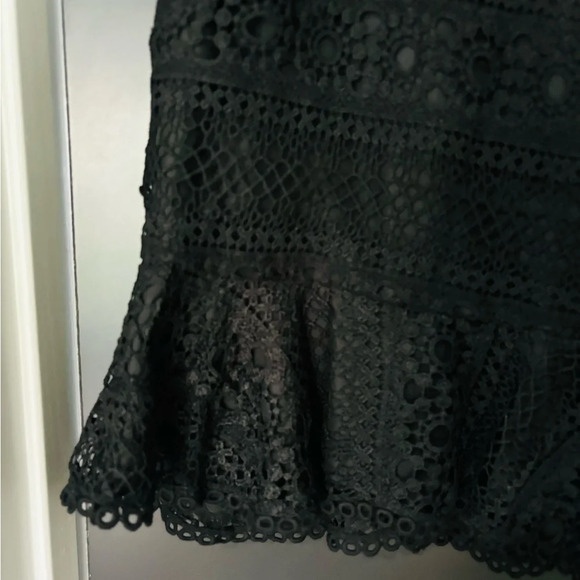 cupcakes & cashmere Black Sleeveless Peplum Blouse - Picture 6 of 8